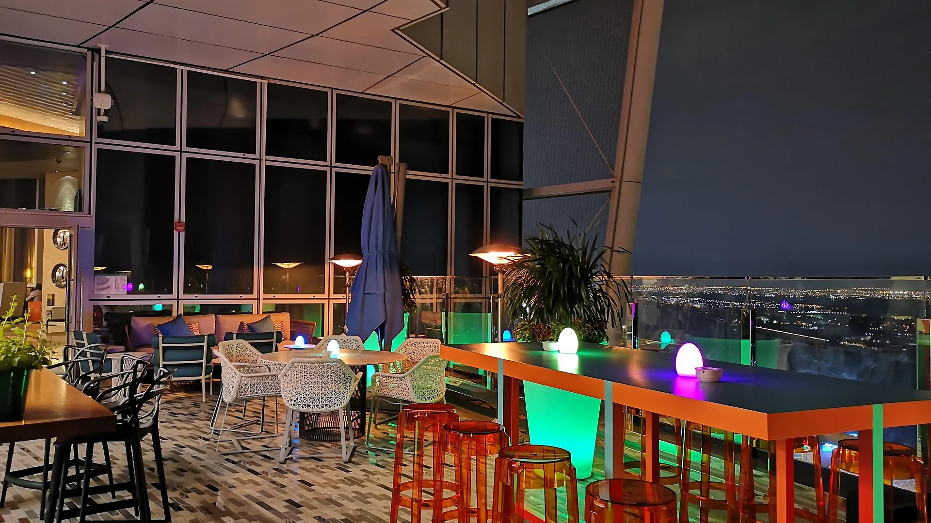 Andaz Capital Gate Abu Dhabi, By Hyatt Hotel