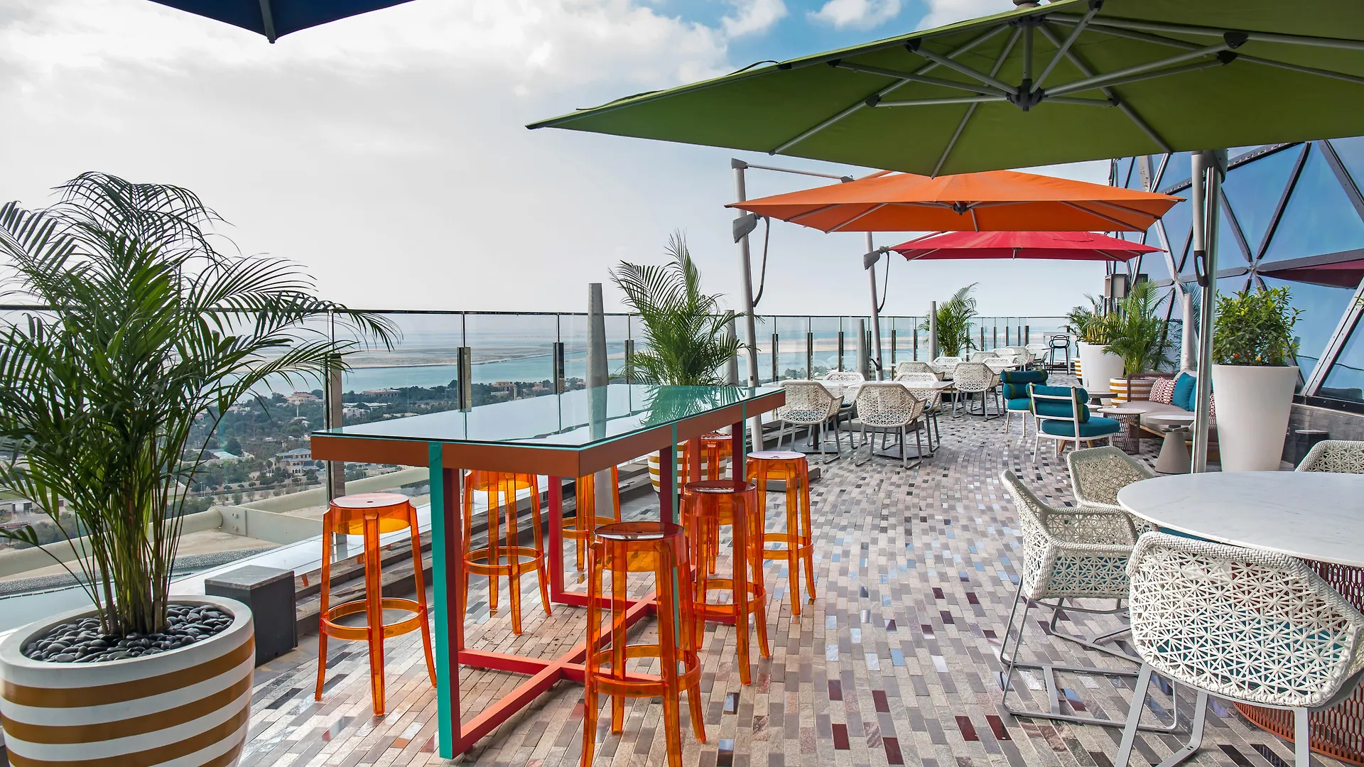 *****  Andaz Capital Gate Abu Dhabi, By Hyatt Hotel United Arab Emirates