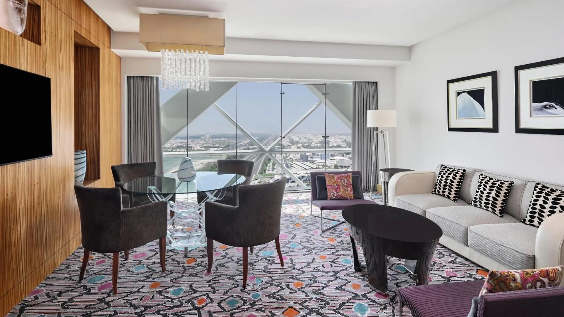 Andaz Capital Gate Abu Dhabi, By Hyatt Hotel