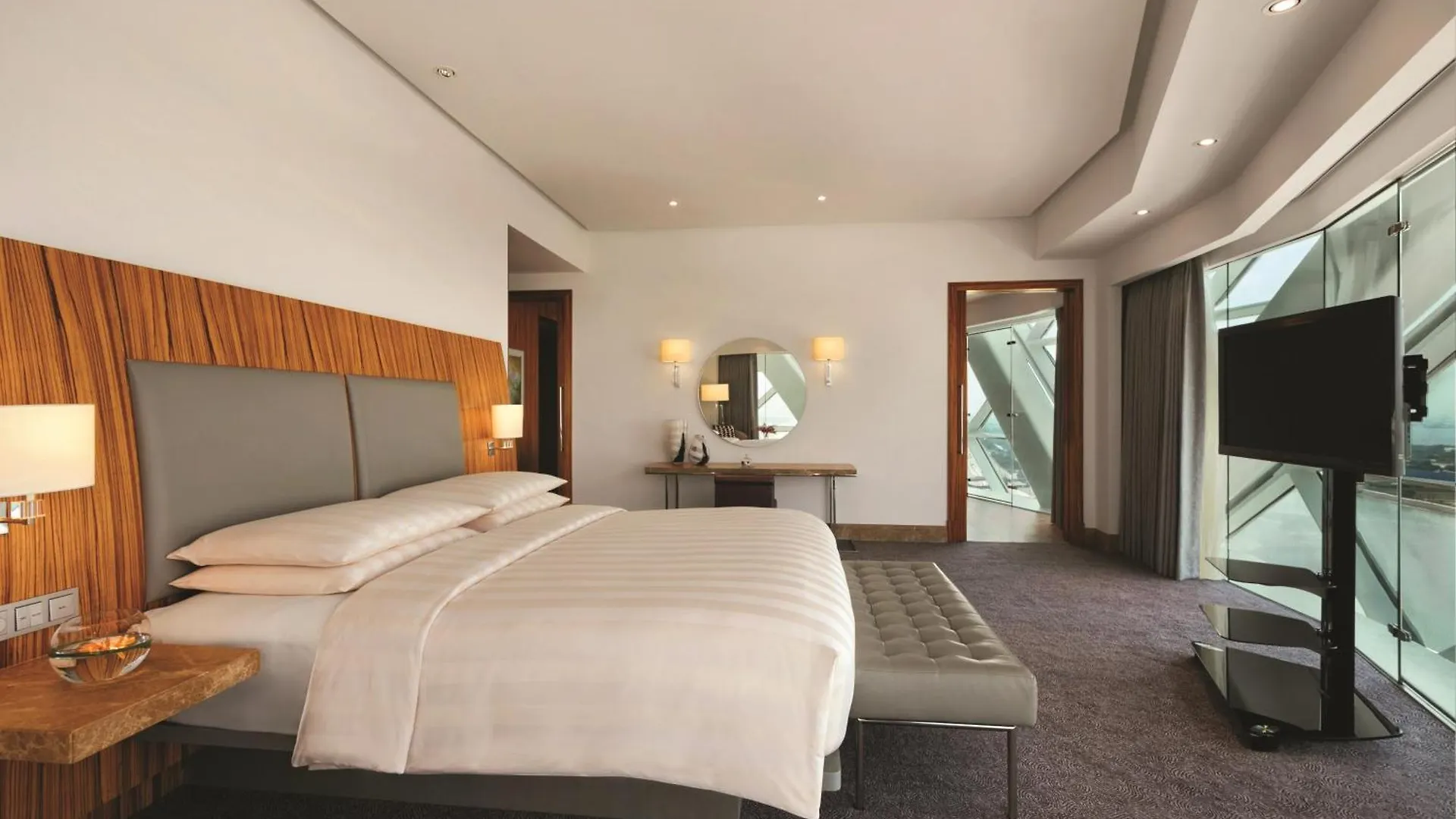 Andaz Capital Gate Abu Dhabi, By Hyatt Hotel